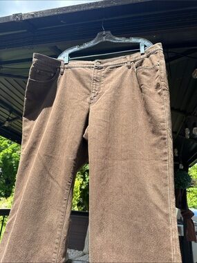 Ralph Lauren Women’s Straight Leg Jeans in Gently Distressed Brown